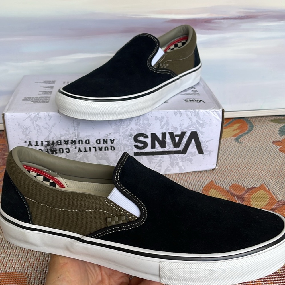 Vans Men’s Skate Slip-On
Black Olive
VN0A5FCAB1V
Sneakers - Picture 11 of 16